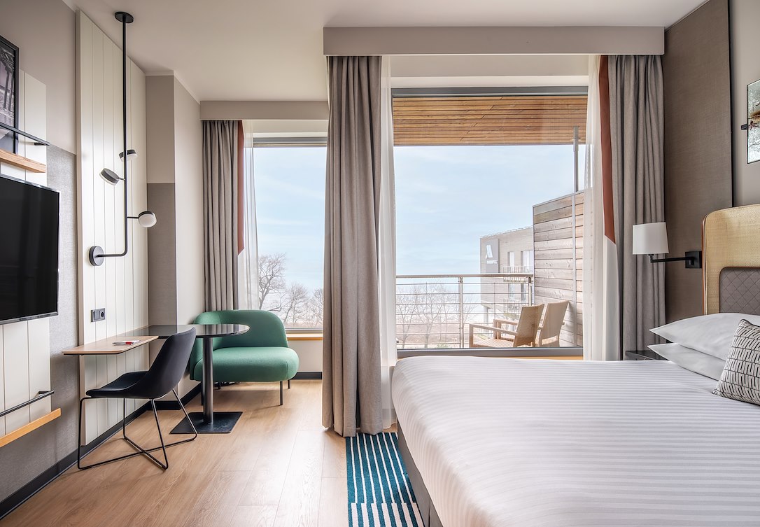 Przestronny pokój z widokiem na morze