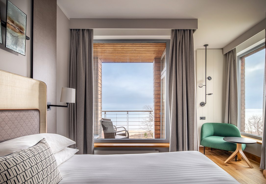 Przestronny pokój z otwartą łazienką